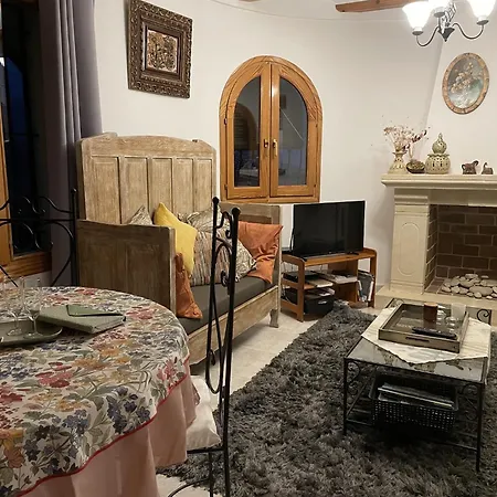 Mediterranean Escape With Garden Вилла