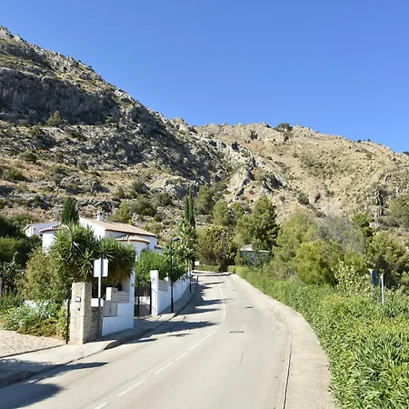 Villa Mediterranean Escape With Garden Benigembla