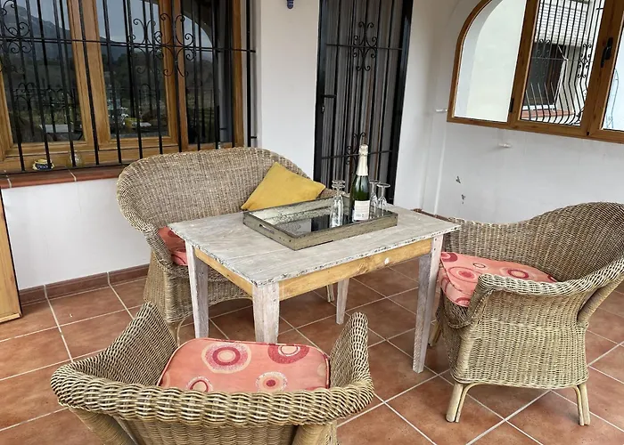 Villa Mediterranean Escape With Garden Benigembla
